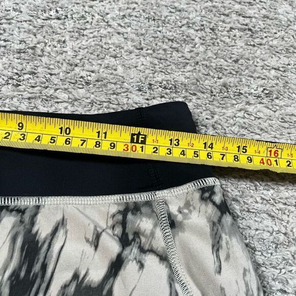 Lululemon Speed Up Women’s Tye Tie Dye Athletic Running Shorts - Picture 7 of 9